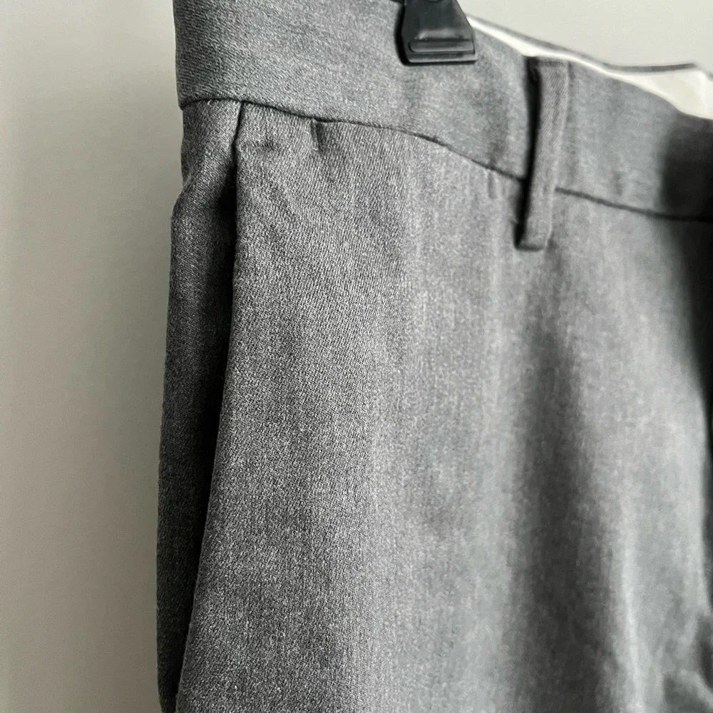 Banana Republic chinos Aiden slim fit  size 36 x 30